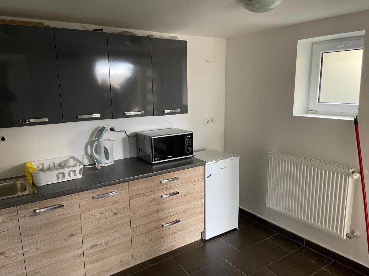 Malibu Apartman Мишкольц Экстерьер фото