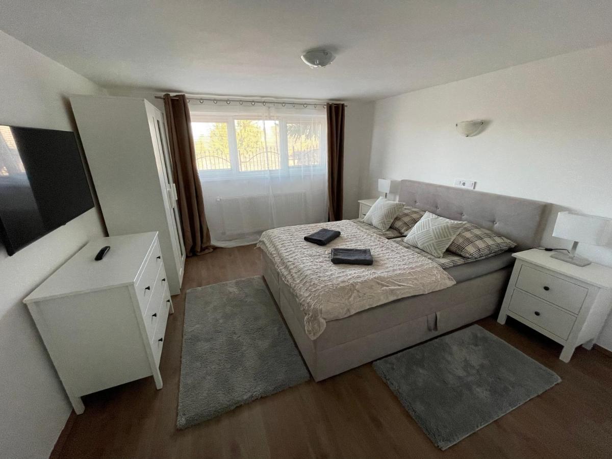 Malibu Apartman Мишкольц Экстерьер фото